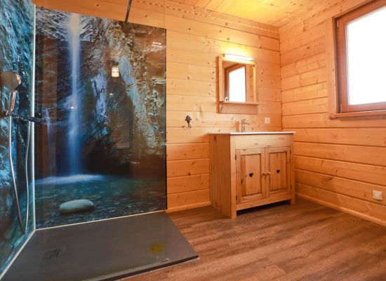 Salle de bain 2 - chalet gîte du Col Station du Lioran